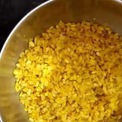 A picture of Crispy moong dal fry.