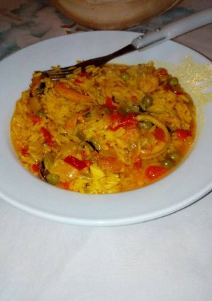Una foto de Paella de marisco