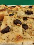 Focaccia de aceitunas negras y especias frescas!!