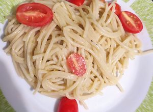 Una foto de Pasta aglio e oglio