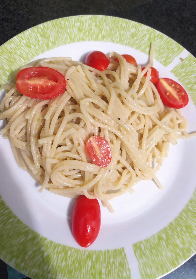 Una foto de Pasta aglio e oglio