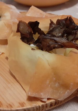 Foto di Cestini di pasta fillo con funghi e formaggio