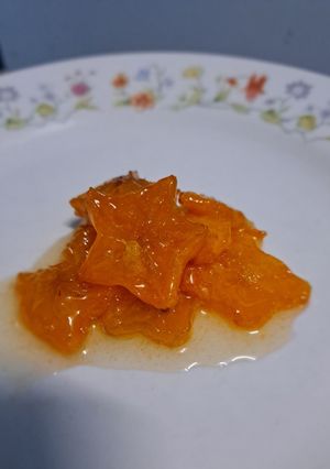 Una foto de Dulce de carambola en almíbar
