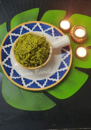 પાલક ફુદીના સેવ(Palak mint sev Recipe in Gujarati) રેસીપી મુખ્ય ફોટો