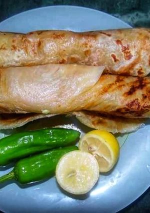 A picture of Chicken roll paratha.