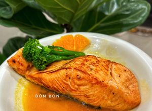 Hình của món Cá Hồi Sốt Cam.