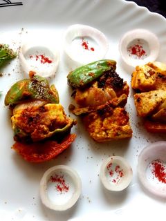 पनीर टिक्का (Paneer tikka recipe in Hindi) रेसिपी मुख्य फोटो