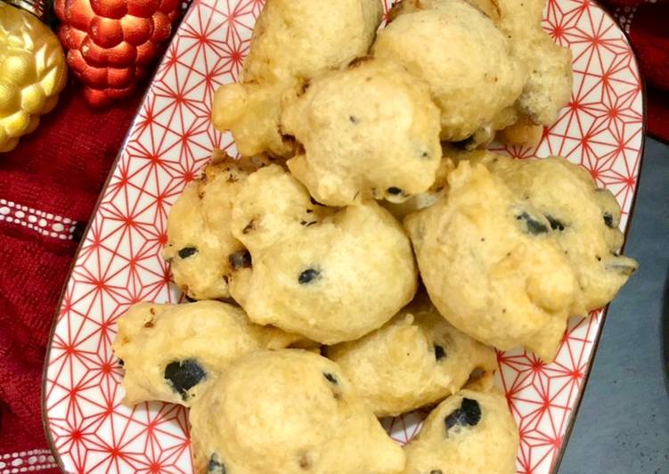 Crispelle calabresi con alici e con uvetta