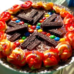 A picture of Oreo sonth or gingerpowdered cake.