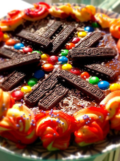 A picture of Oreo sonth or gingerpowdered cake.