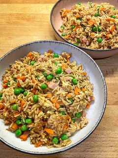 Una foto de Arroz chino frito 3 delicias