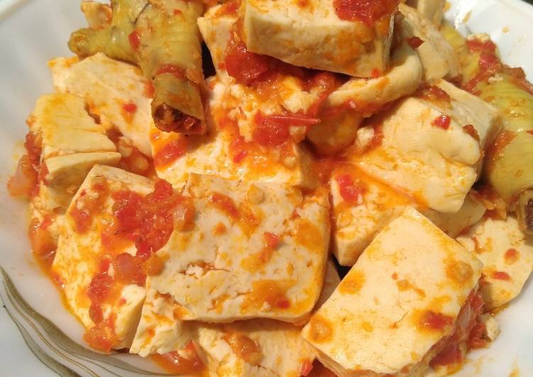Tumis tahu ceker pedas