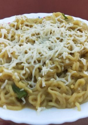 A picture of Cheese maggi.
