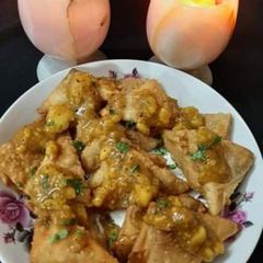 A picture of One bite samosa (school street samosa).