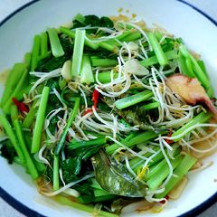 A picture of Stir-fry Mustard with Sprouts.