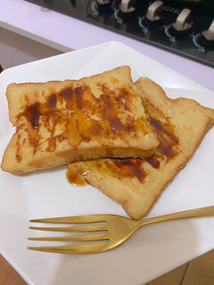 A picture of French toast.