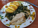 Merluza con verduras y patata asada