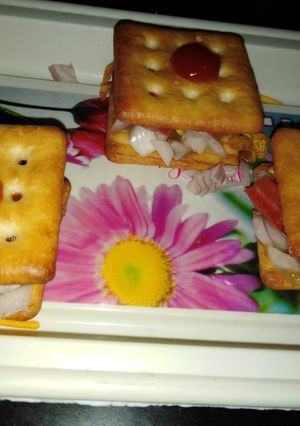 A picture of Biscuit sandwich 🥪.