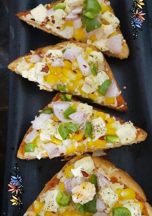 A picture of Schezwan Pizza Toast.