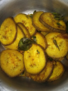 வாழைக்காய் மிளகு வறுவல் (Vaazhaikaai milagu varuval recipe in tamil) செய்முறை முக்கிய புகைப்படம்