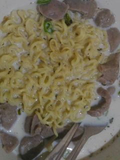 Foto resep 🌸Indomie Kuah Susu🌸