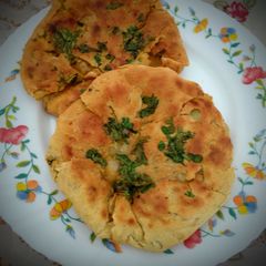 A picture of Khasta Stuffed Tandoori kulche.