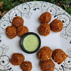 A picture of Bread veggies ball.