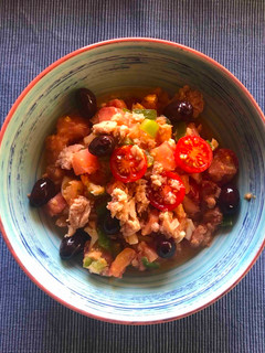 Una foto de Pipirrana deliciosa y fácil ensalada