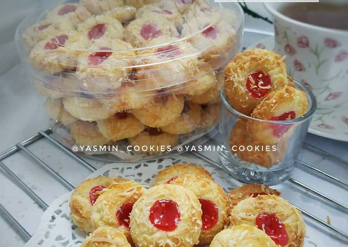 Strawberry thumbprint cookies