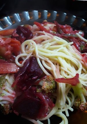 Una foto de Fideos con vegetales