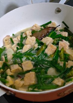 Foto resep Jangan Tempe + Godong Brambang (Sayur Tempe + Daun Bawang Merah)