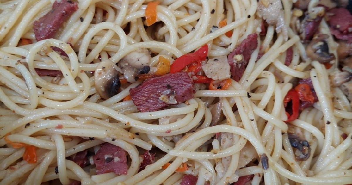 Resep Spaghetti aglio olio (with daging asap dan jamur) oleh Prasiwi