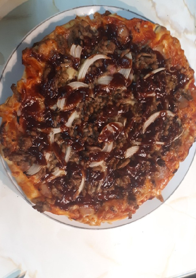 Una foto de Pizza barbacoa😋😊