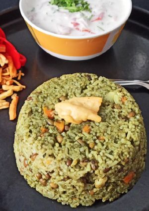 A picture of Spinach and green gram rice.