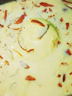केसरिया रसमलाई (Kesariya rasmalai recipe in Hindi) रेसिपी मुख्य फोटो