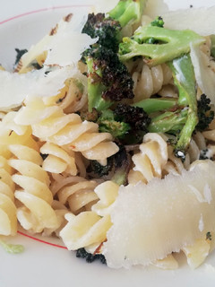 Una foto de Pasta con brócoli