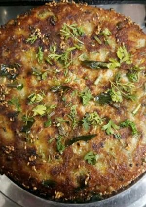 હાંડવો (Handvo Recipe In Gujarati) રેસીપી મુખ્ય ફોટો