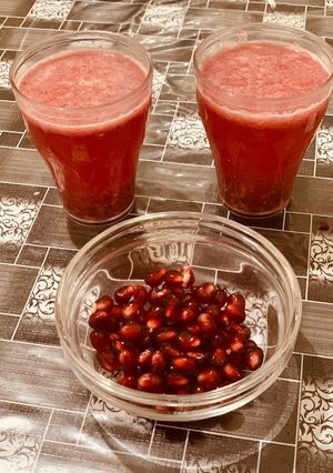 A picture of Pomegranate smoothie.