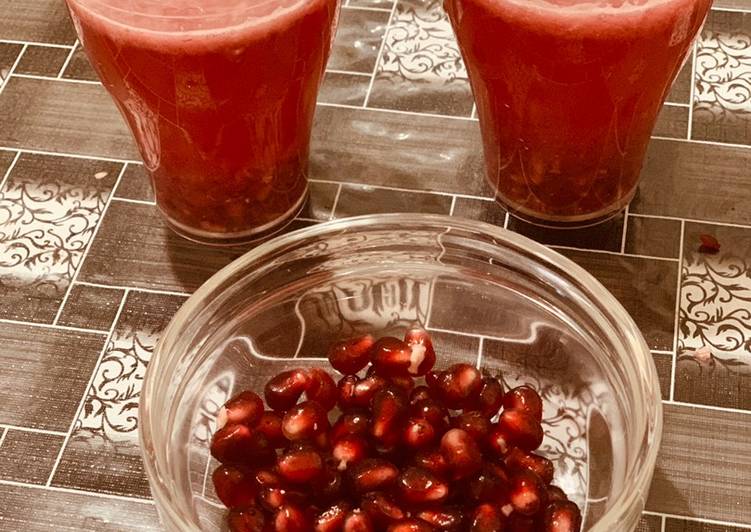 Simple Way to Prepare Quick Pomegranate smoothie