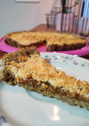 Una foto de Tarta integral saludable de coco y dulce de leche super fácil!