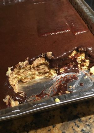 A picture of Chocolate Eclair No Bake Cake.