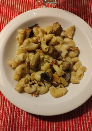Una foto de Pasta gratinada con jamón crudo y berenjenas