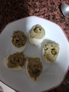 Una foto de Huevos rellenos de Mejillones en Escabeche