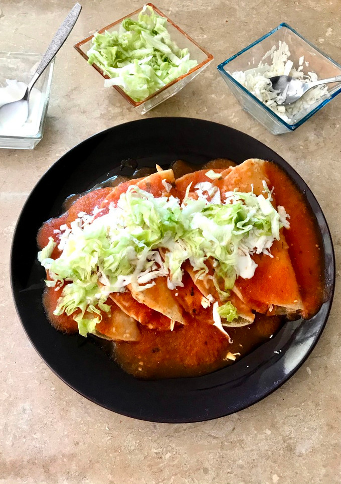 Una foto de Entomatadas de pollo