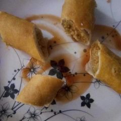 A picture of Spring rolls.