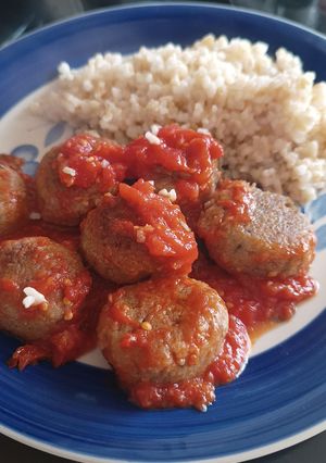 Una foto de Albóndigas de berenjenas con arroz yamaní