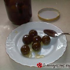A picture of Neratzaki spoon sweet.