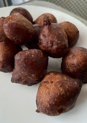A picture of Banana fritters.