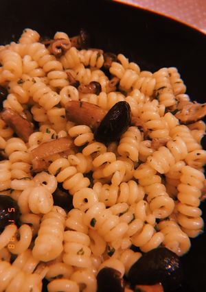 Foto di Fusilli con funghi pioppini