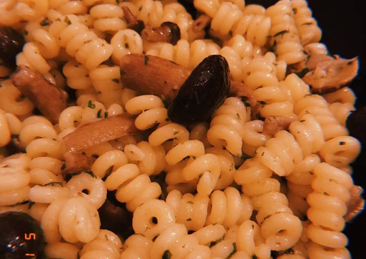 Fusilli con funghi pioppini
